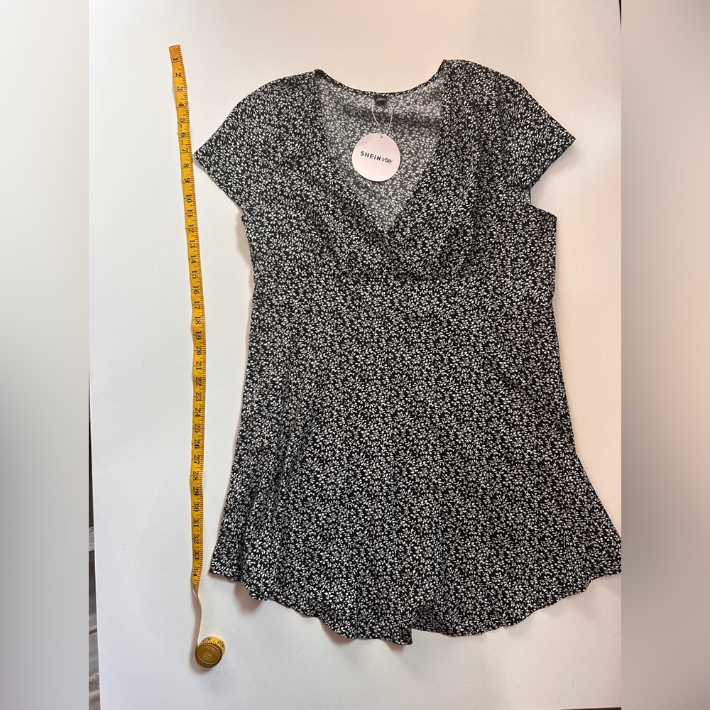 floral print Black and white dress